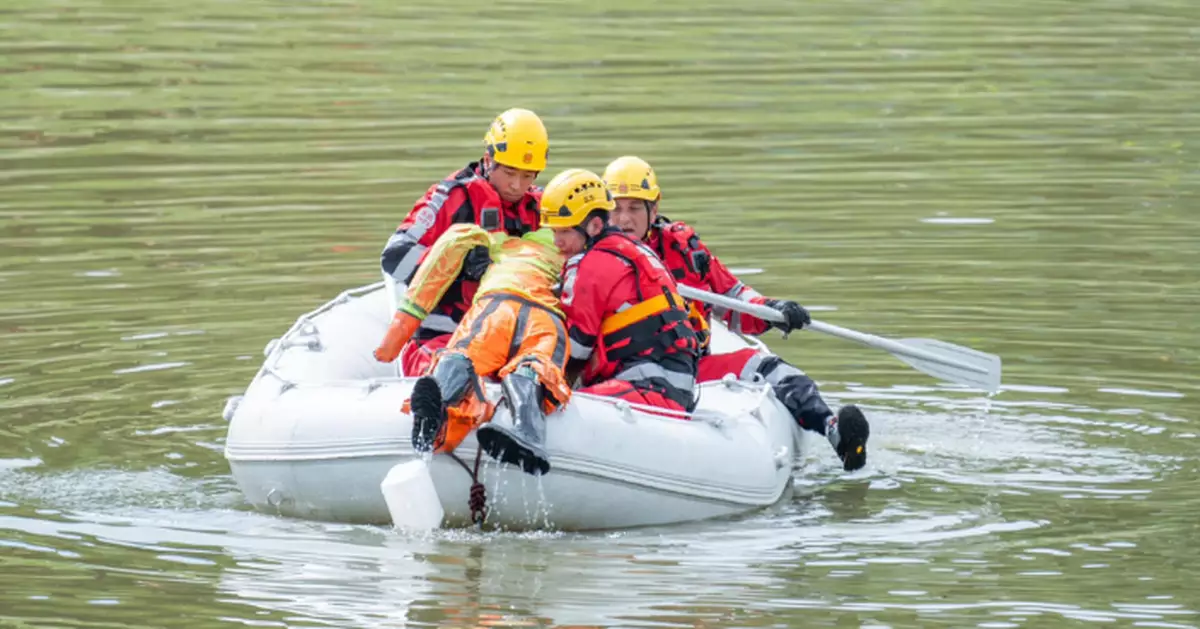 多個部門周一在北區進行水浸救援演習