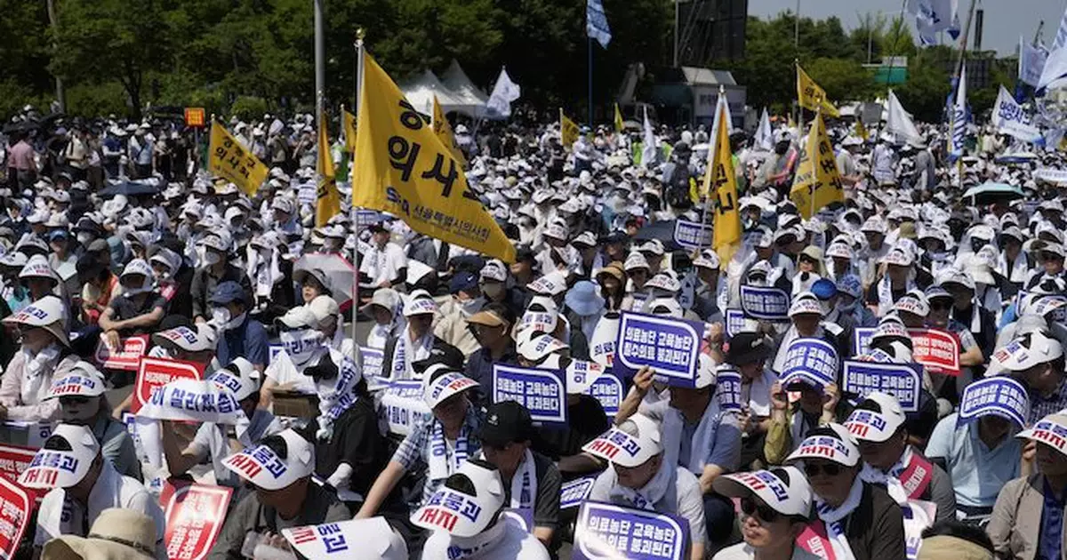 南韓逾8000名醫科生重返課室　結束一年半罷課行動