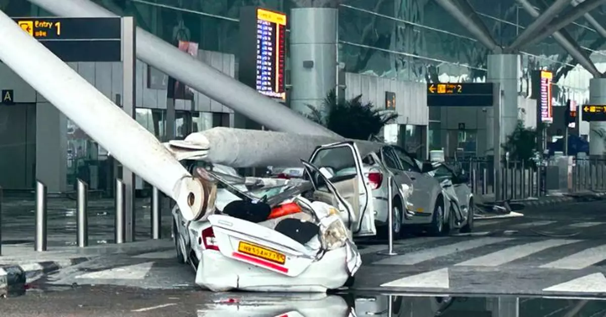 印度暴雨新德里機場塌屋頂1死8傷