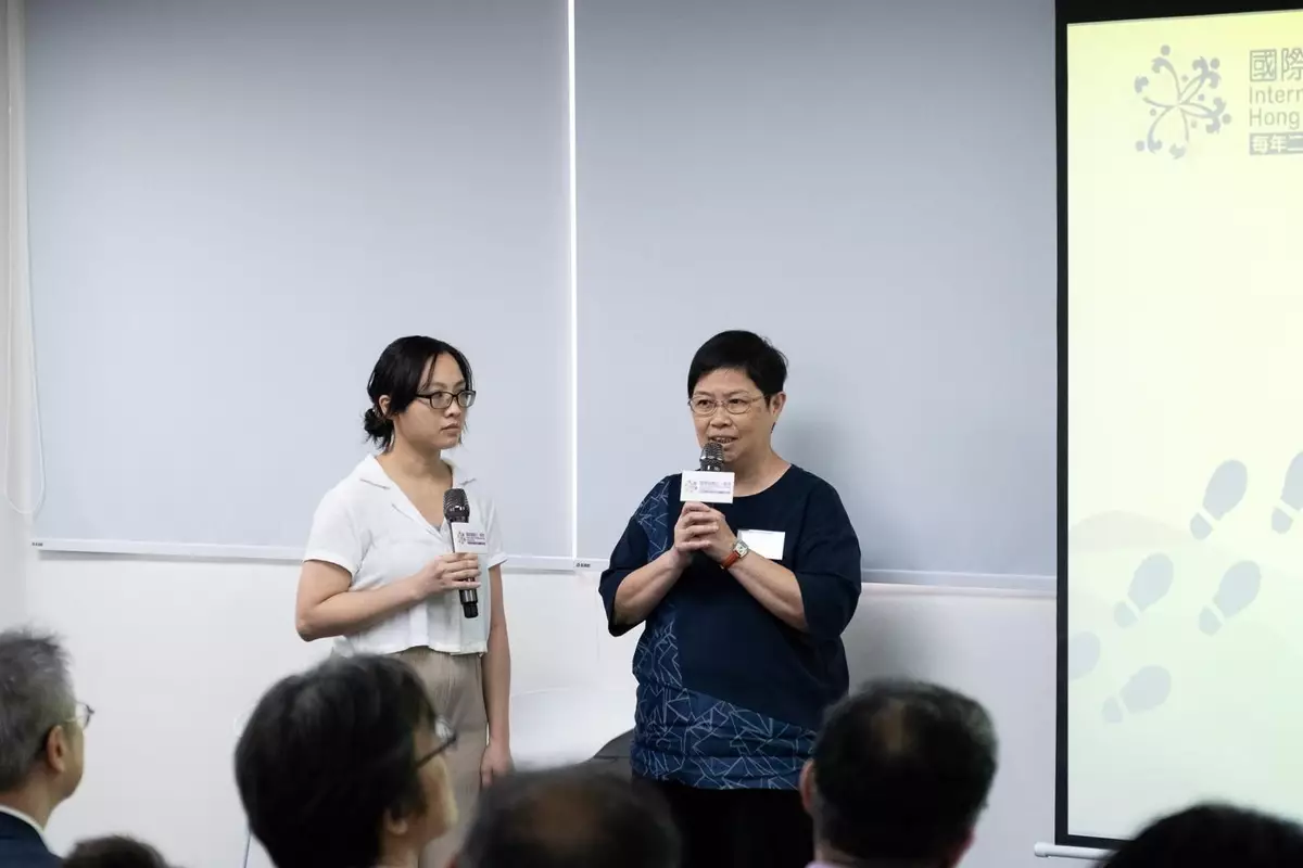 病友 Mabel 及 Yen 早前參與「腦癇病友技能提升工作坊」學習小編技能,在分享會上暢談學習經歷,以及冀新技能可助他們與職業市場接軌。