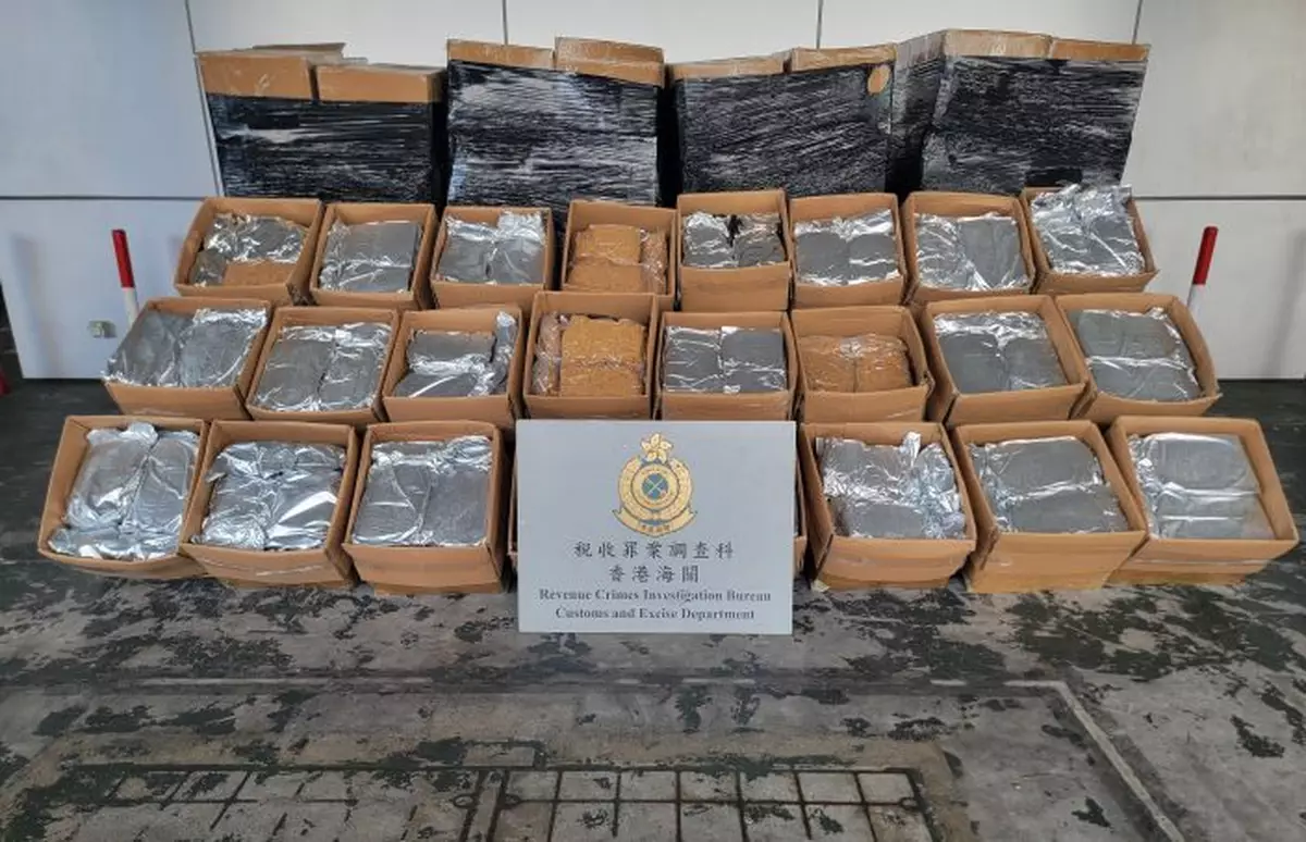海關屯門偵破兩宗海路走私案　檢獲煙草產品市值約5800萬
