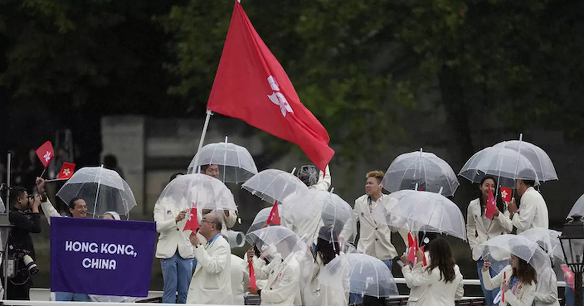 巴黎奧運｜開幕禮 中國及港隊代表團登場