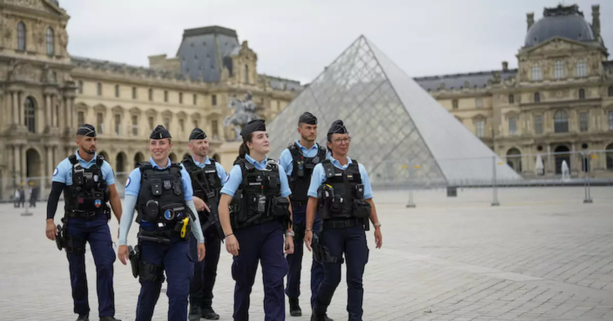 羅浮宮爆「內鬼」醜聞！警破獲大規模門票詐騙網絡 2員工涉勾結導遊被捕