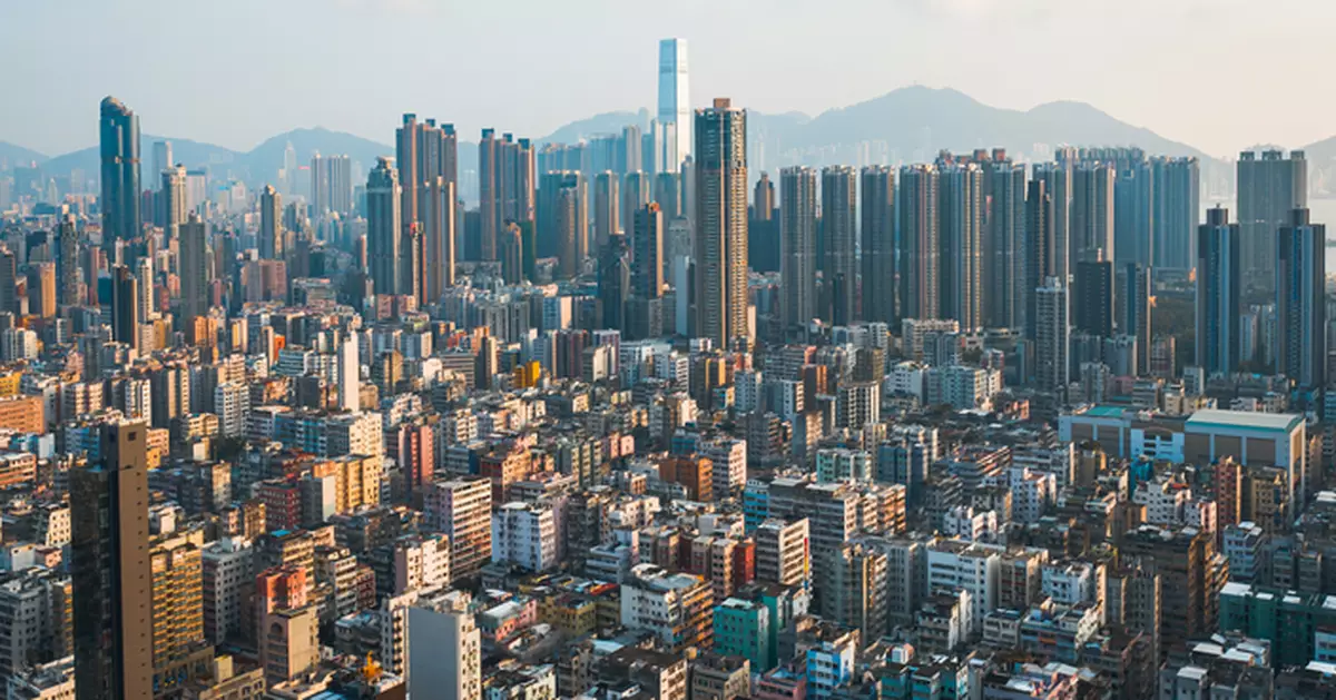 料下半年中小型住宅樓價跌一成 仲量聯行：樓市有危有機