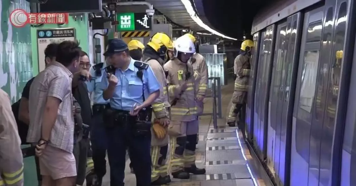 旺角東站列車冒煙傳燶味 乘客疏散無人受傷