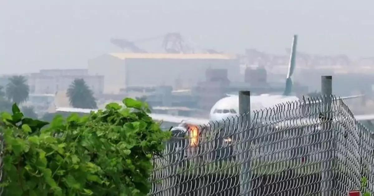 國泰CX431高雄飛香港疑引擎故障 準備起飛時突冒火花需返回停機坪