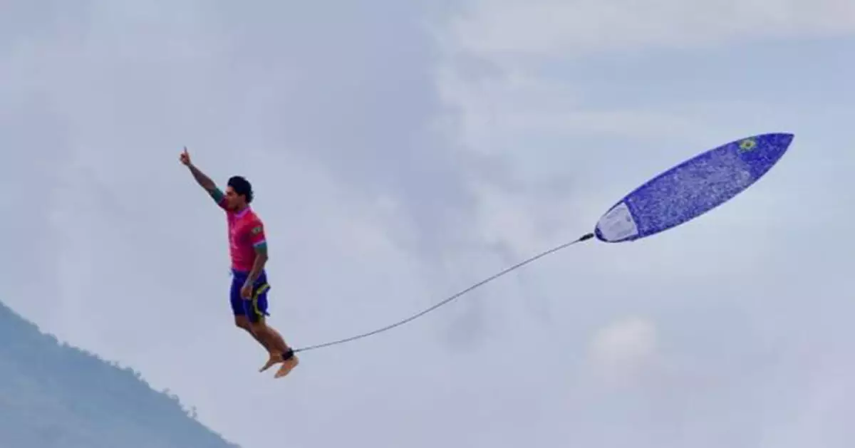 巴黎奧運｜巴西滑水男神破紀錄獲高分   空中「飄浮站立」震撼世界