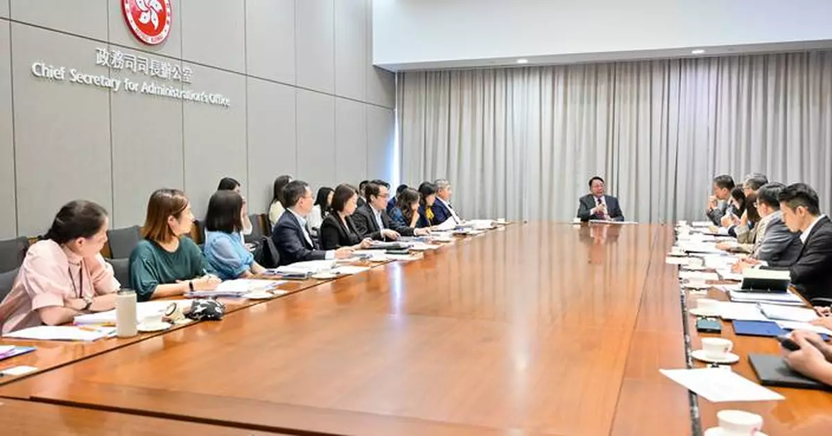 陳國基指示各部門做好內地國慶黃金周接待旅客預備工作