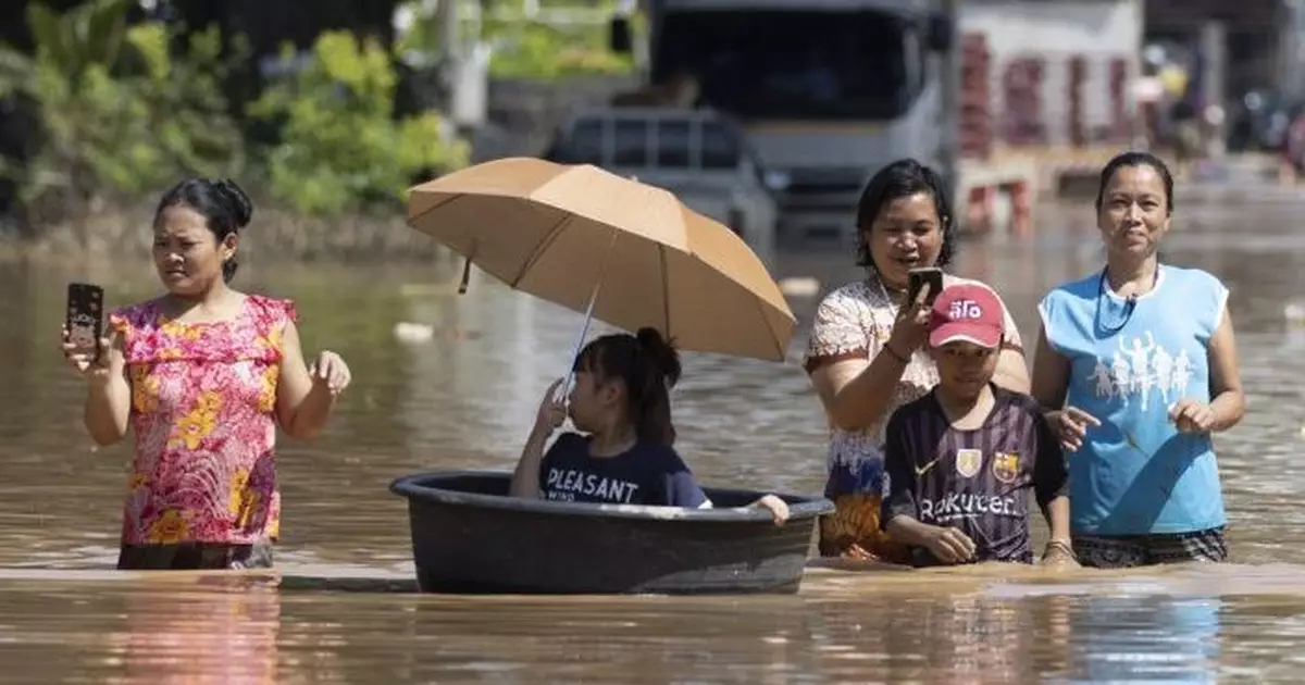 泰國當局續救援清邁部分地區被洪水圍困市民及遊客