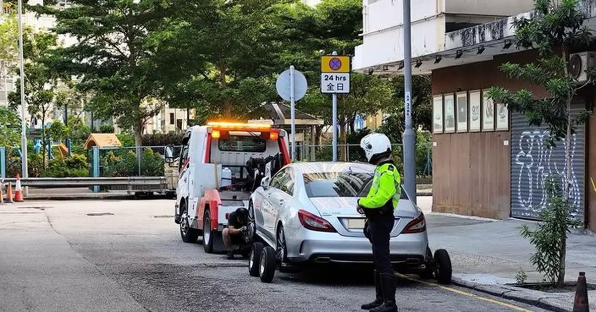 警方油尖及西九龍區打擊違例泊車 共發逾千張牛肉乾拖走11輛車