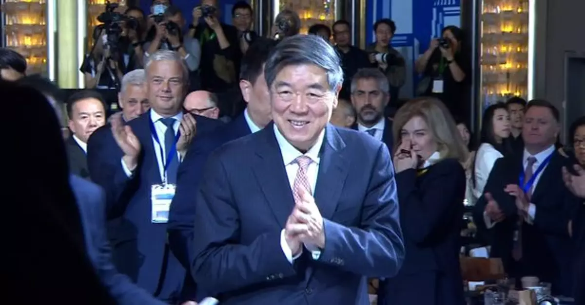 何立峰來港出席國際金融領袖投資峰會