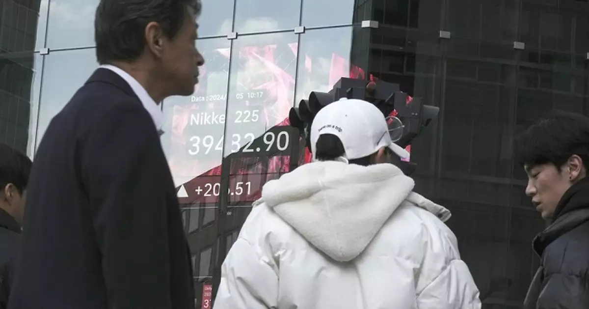 日股半日升逾0.5%