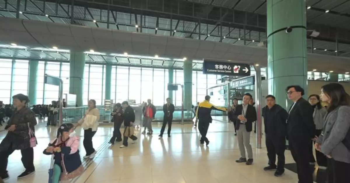 林世雄視察落馬洲支線管制站　滿意內地旅客抵港轉乘交通安排