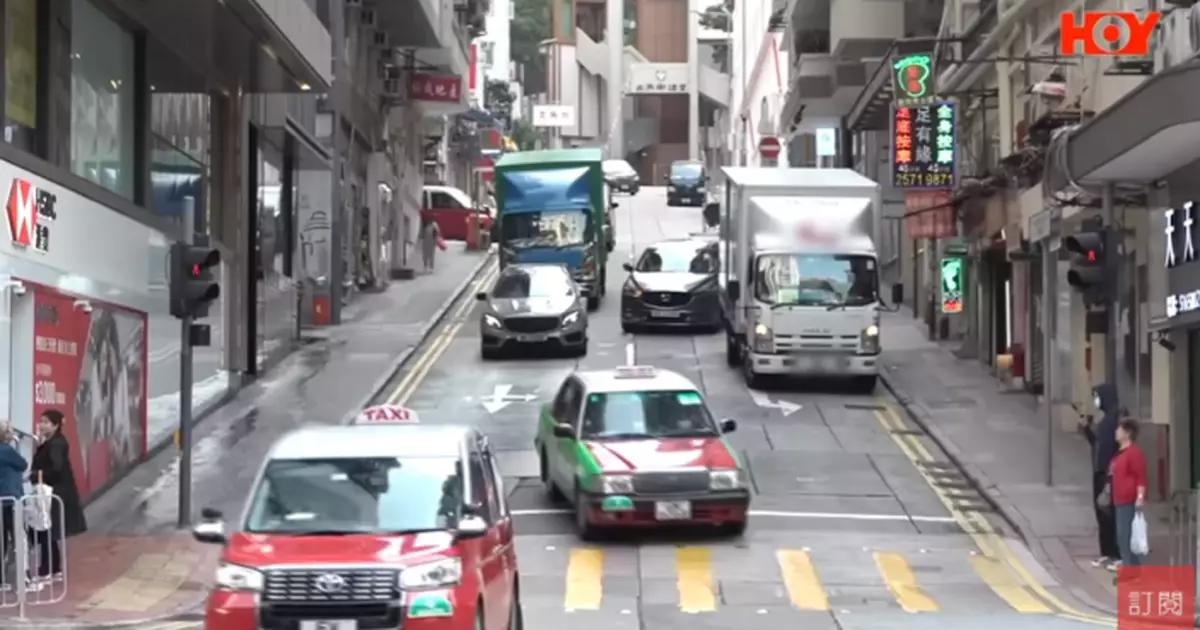 一線搜查｜北角落斜意外盲點多 車輛加速隨時失控？ 違例泊車路面損毁