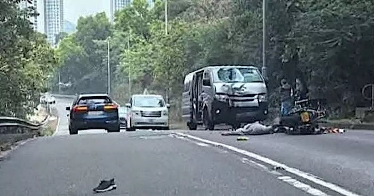 電單車東涌道與輕型貨車相撞 鐵騎士送院後證實死亡