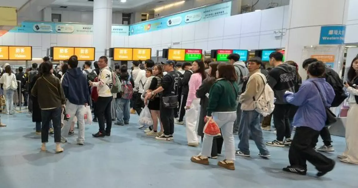 羅湖口岸延長通關至凌晨2時關閉 秩序大致良好旅客滿意安排