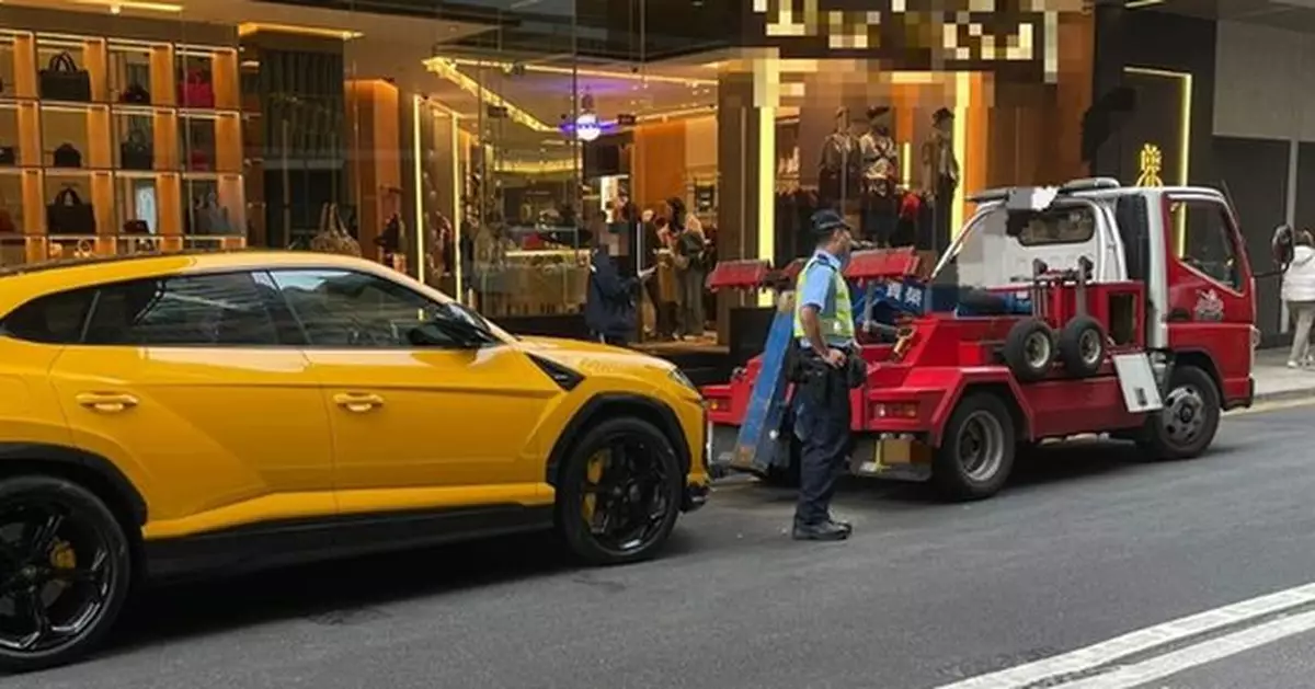 警方油尖區打擊違例泊車發逾千張牛肉乾 拖走15輛阻塞車輛