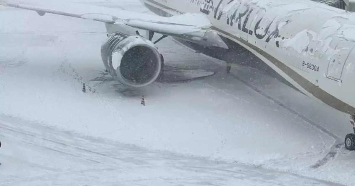 北海道暴雪適逢冰雪節閉幕 札幌交通受阻大量旅客滯留