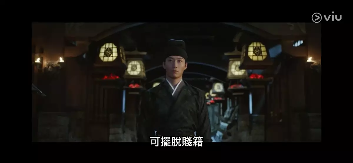 元少城出身貧賤。