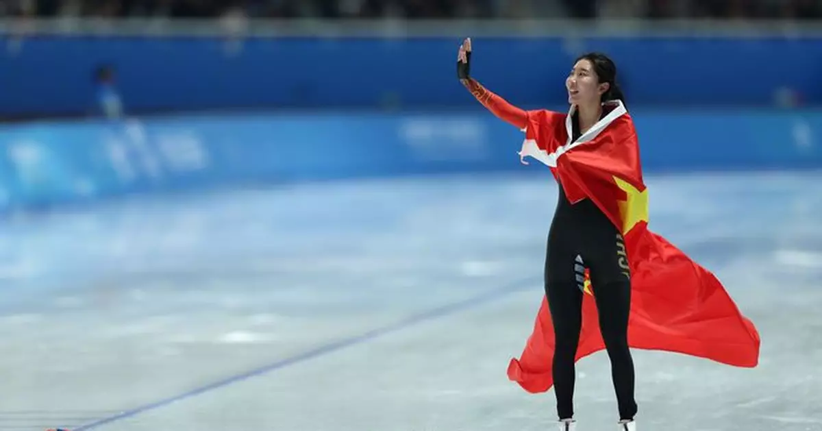 亞冬會速度滑冰女子1500米決賽國家隊包攬金銀銅牌