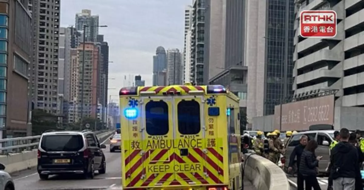 八車相撞意外影響　西九龍走廊往葵涌方向交通擠塞九巴班次或延誤