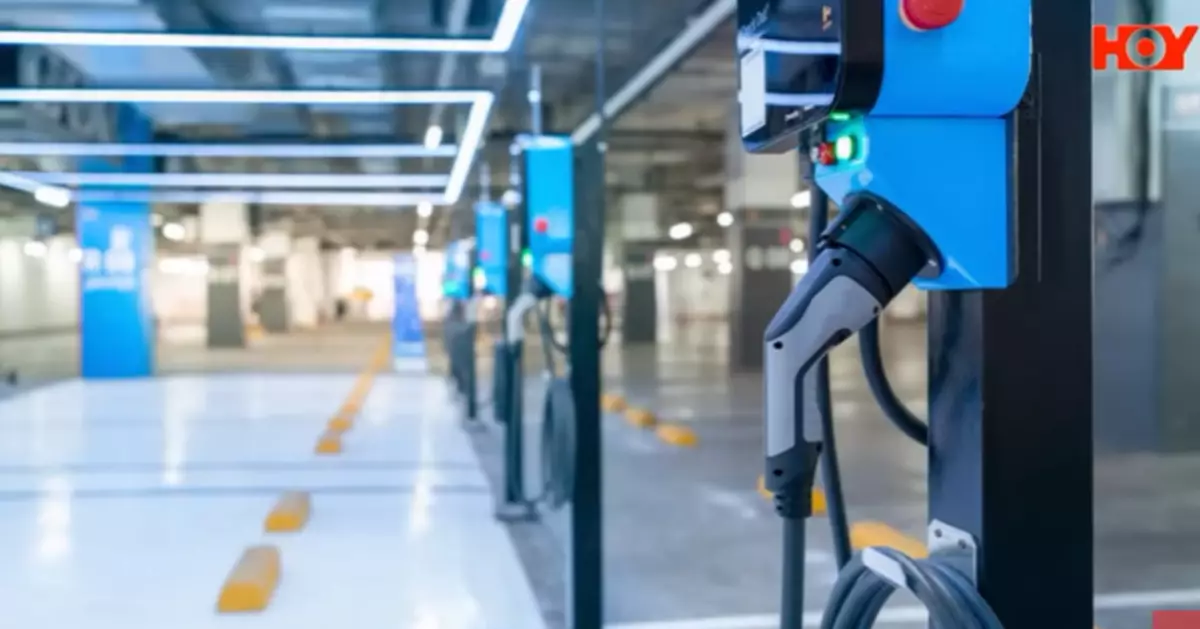 一線搜查｜港車北上普及化 電動車充電限制多 內地充電樁轉插大不同 專家教路選購配件