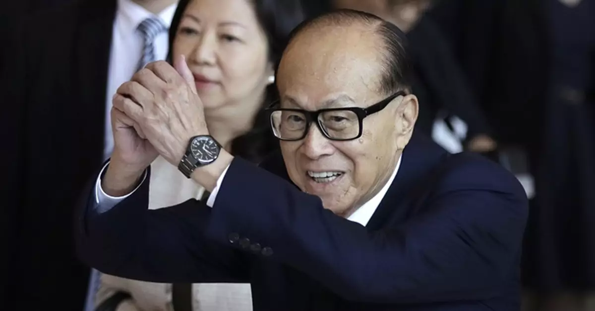 李嘉誠蟬聯福布斯香港首富