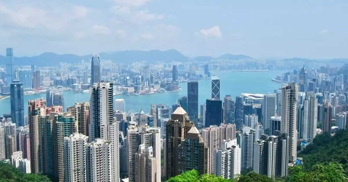 梁振英：現今香港年輕人更有條件抓住巨大機遇 比其他地方同齡人條件更優越