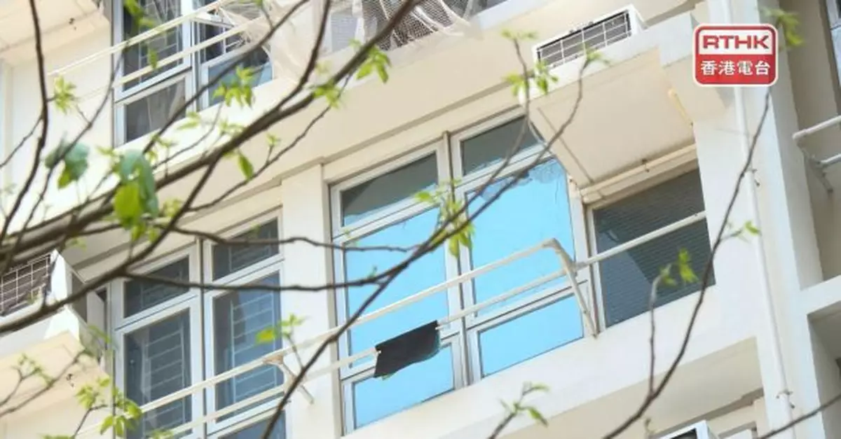 皇后山邨兩童獲救父母被捕　據了解哥哥疑鎖匙開窗花與弟弟爬出窗