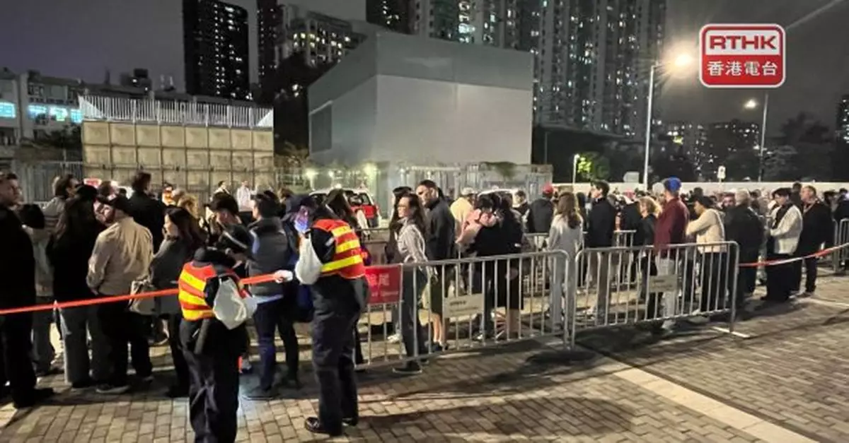 七欖散場前啟德有大量巴士及的士等候　有觀眾建議增加英文指示牌