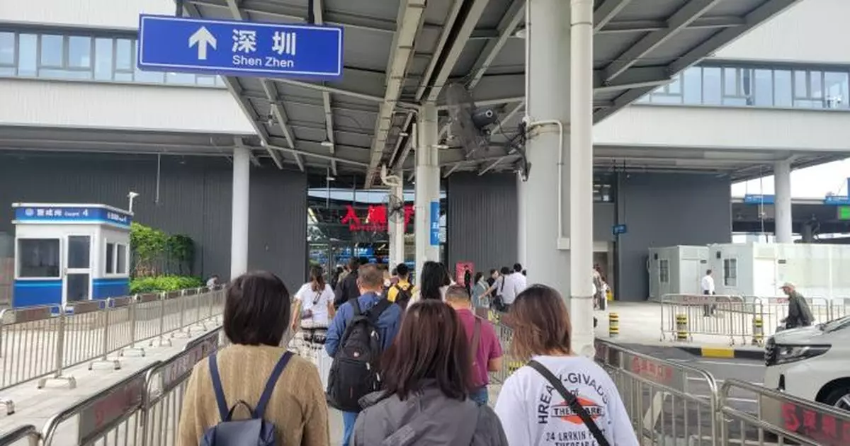 復活節假期首日 截至10時逾25.4萬人次離港外遊