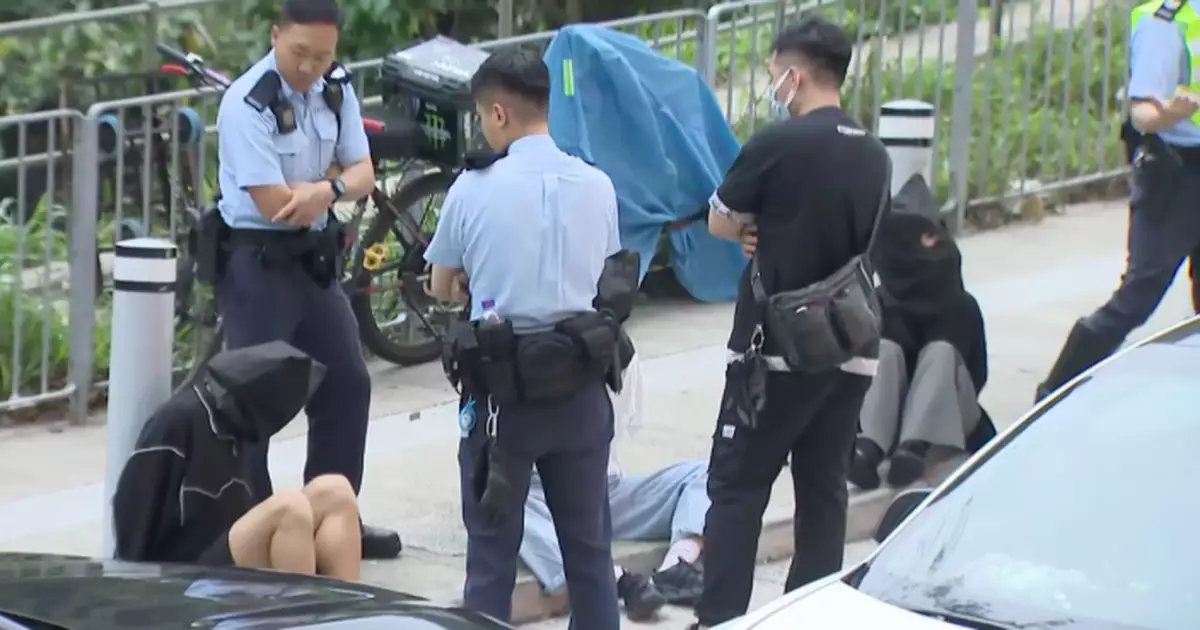 私家車尖沙咀衝路障狂飆15公里　火炭被截停搜出懷疑毒品4男女被捕
