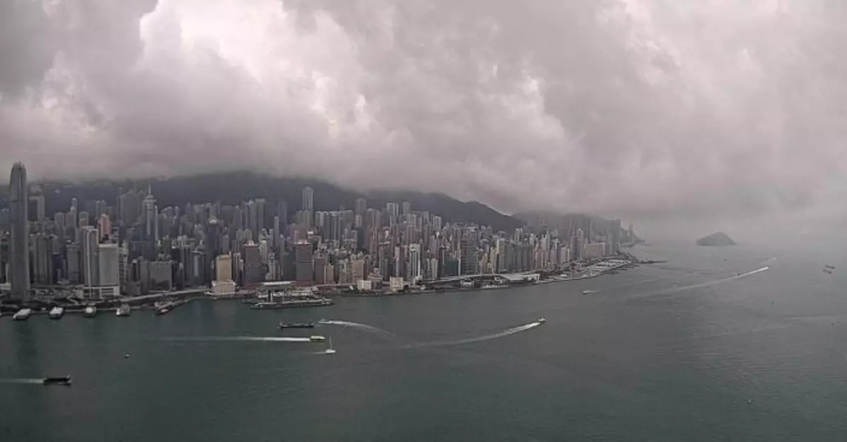 天氣｜早上局部地區有驟雨 日間炎熱最高氣溫約29度