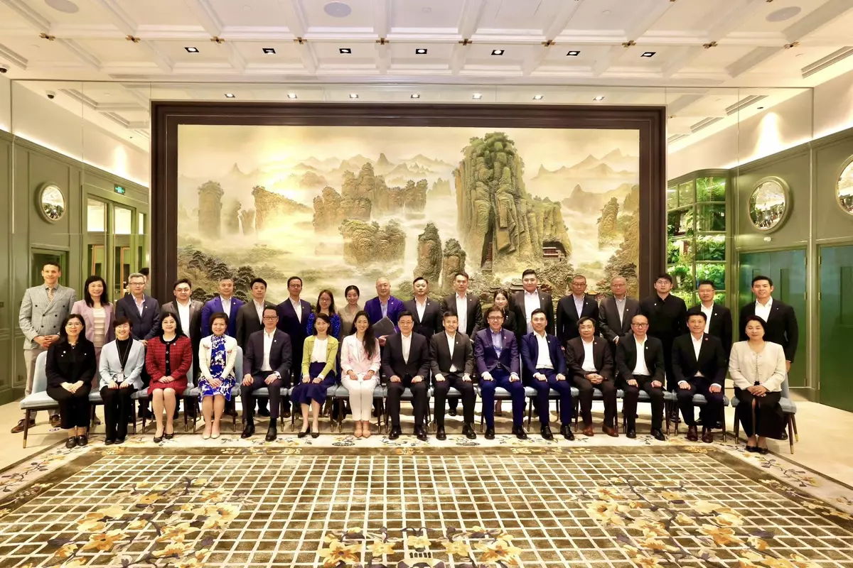 李家超 John KC Lee FB