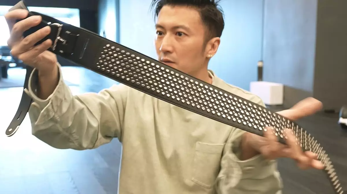 霆鋒都愛不釋手。