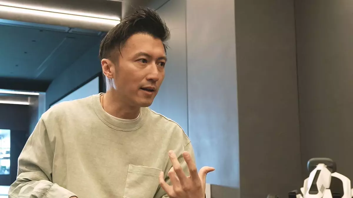 霆鋒又預告演唱會會帶齊幾支「愛將」結他,輪流上陣。