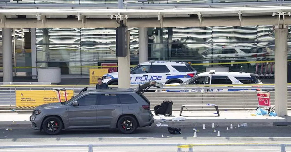 加拿大多倫多皮爾遜國際機場一名男子向警員擎槍遭擊斃
