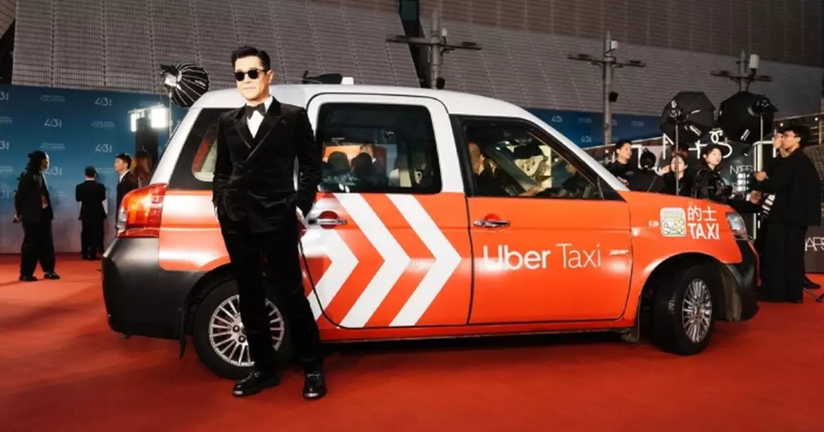 金像獎2025丨古天樂突破傳統！搭Uber Taxi壓軸現身紅地氈