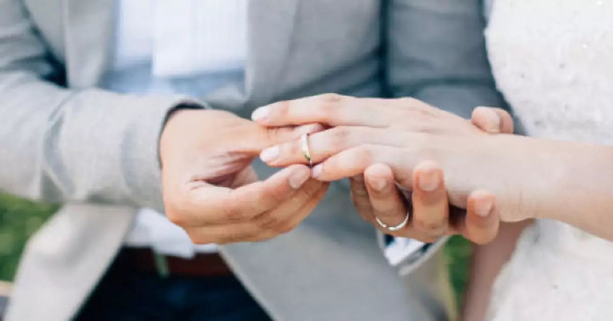 台男無錢結婚求助屋企人 母直言：沒能力就去入贅！網民讚成