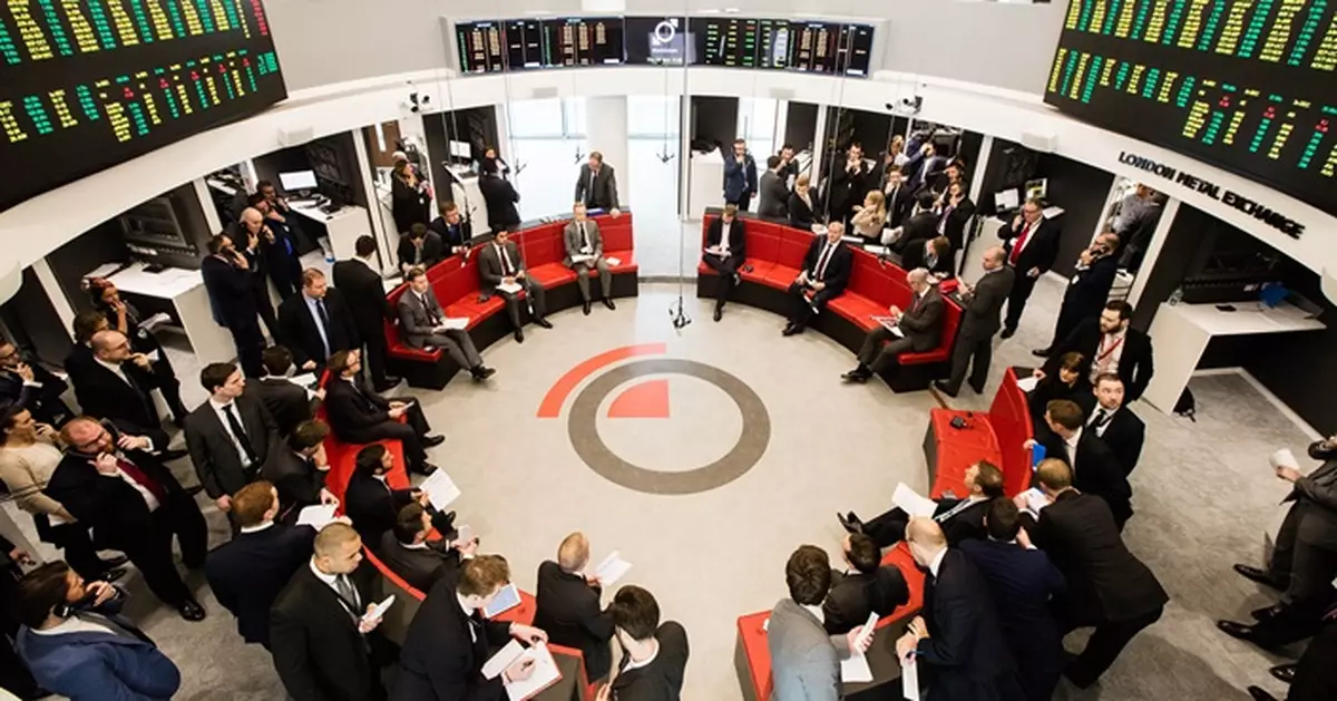 唐家成：LME已批香港8個倉庫　有逾8千噸認可品牌金屬入庫