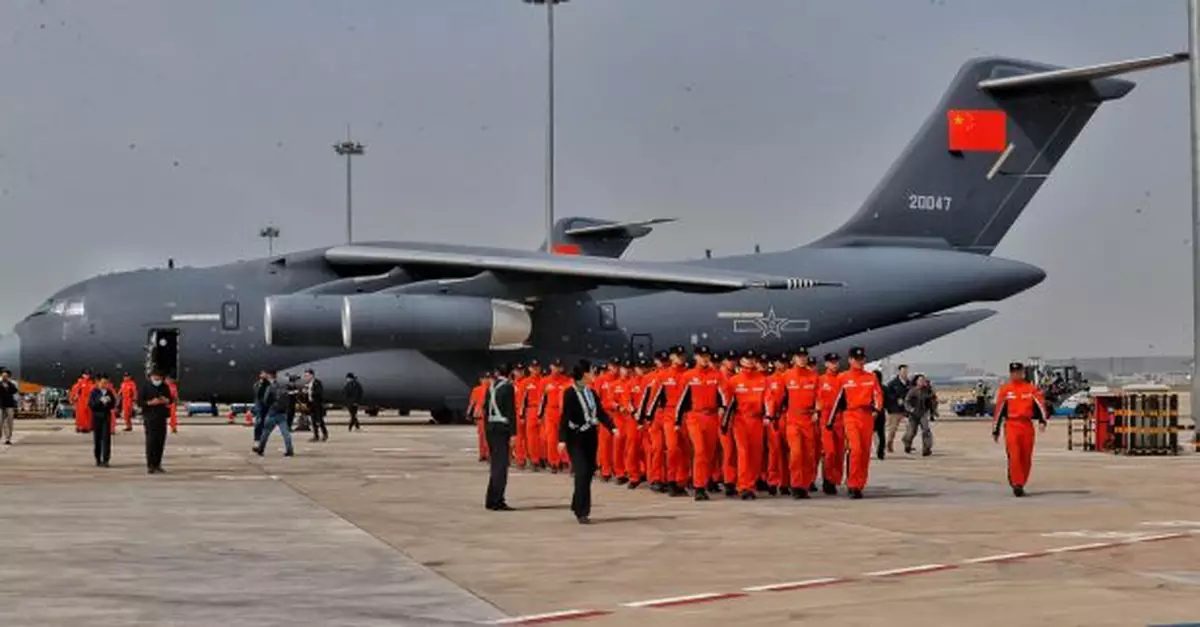 中國救援隊包括香港隊員抵達北京　國家應急部在機場迎接