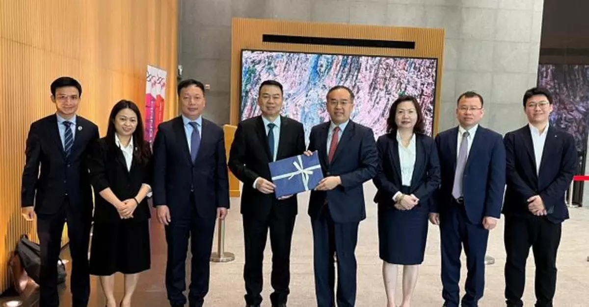 許正宇與越南財金官員及日本駐港總領事會面　加深國際交往