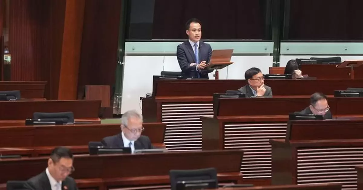 郭偉强稱修訂連續合約規定保障僱員 邵家輝憂加重個別行業僱主成本