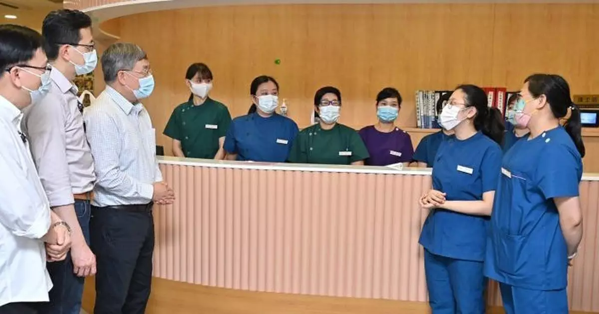 卓永興勞動節探訪安老院員工　向勞工界表示謝意和敬意