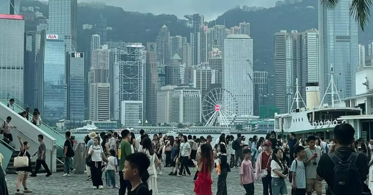 今年首10月累計4100萬人次訪港  單10月錄460萬人次  按年升12%