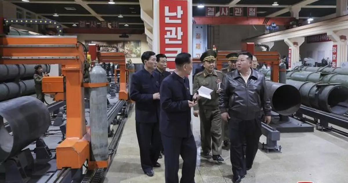 金正恩視察軍工企業了解炮彈生產 要求提高產能強化戰鬥力