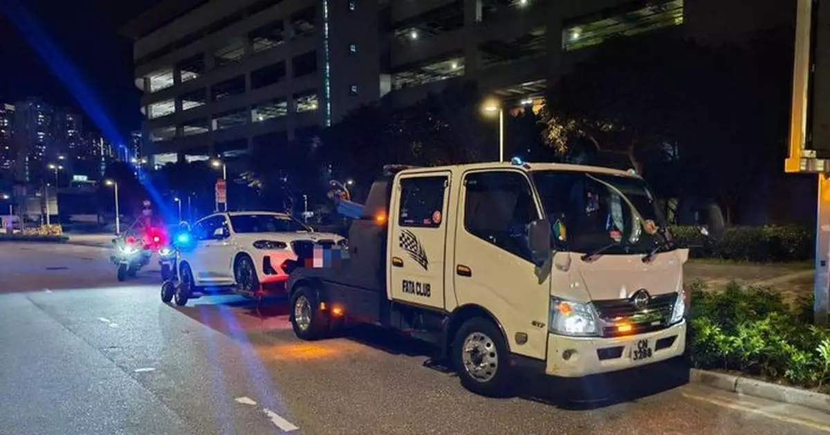 警方啟德體育園周邊打擊交通違例 拖走3輛違泊車輛