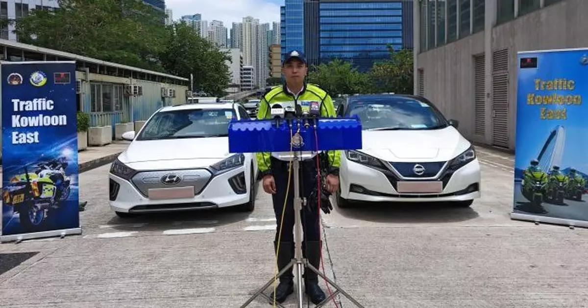 警將軍澳放蛇打擊「白牌車」  扣查兩輛私家車兩本地男司機被捕