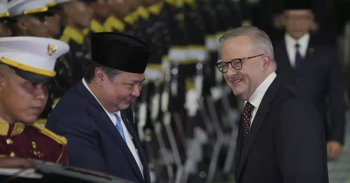 澳洲總理抵印尼展開首次外訪 將與普拉博沃討論國防合作和全球貿易