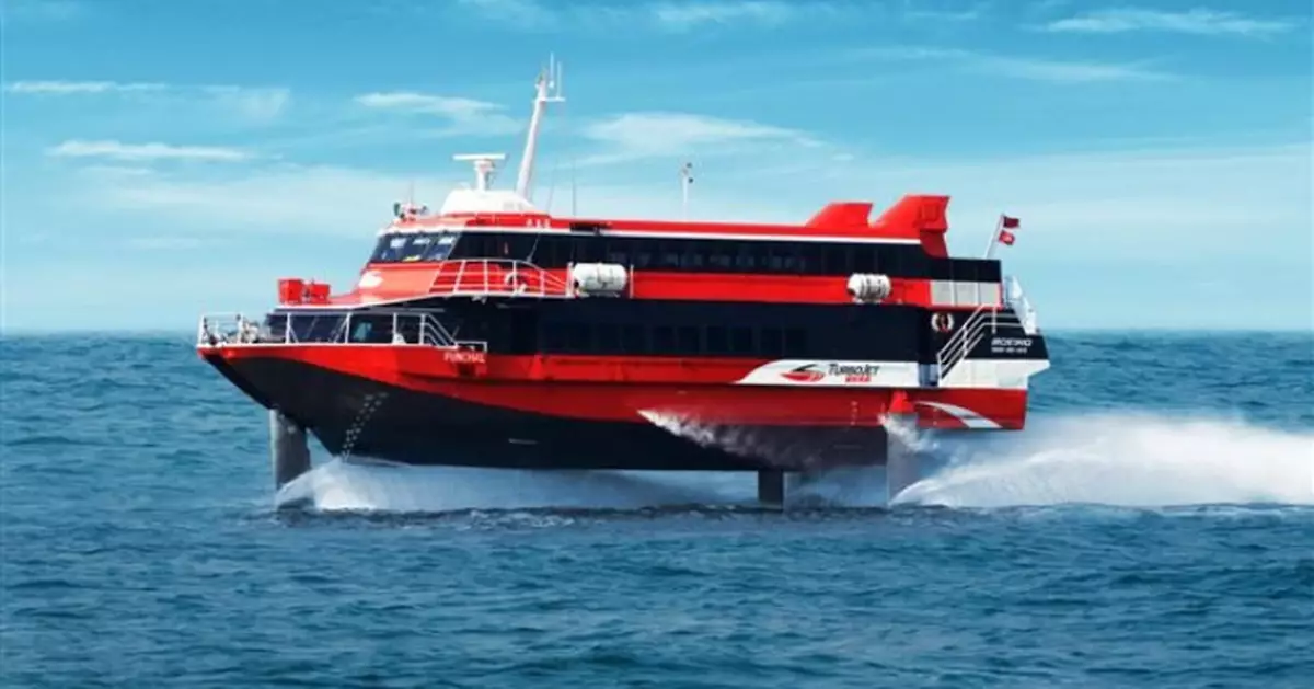 風暴樺加沙 |  渡輪服務調整　往來香港澳門航班將停航